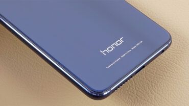 Huawei plans to sell its Honor brand phone business