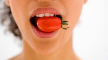 Here’s why eating and applying tomatoes is great for your skin - Haybo Wena SA