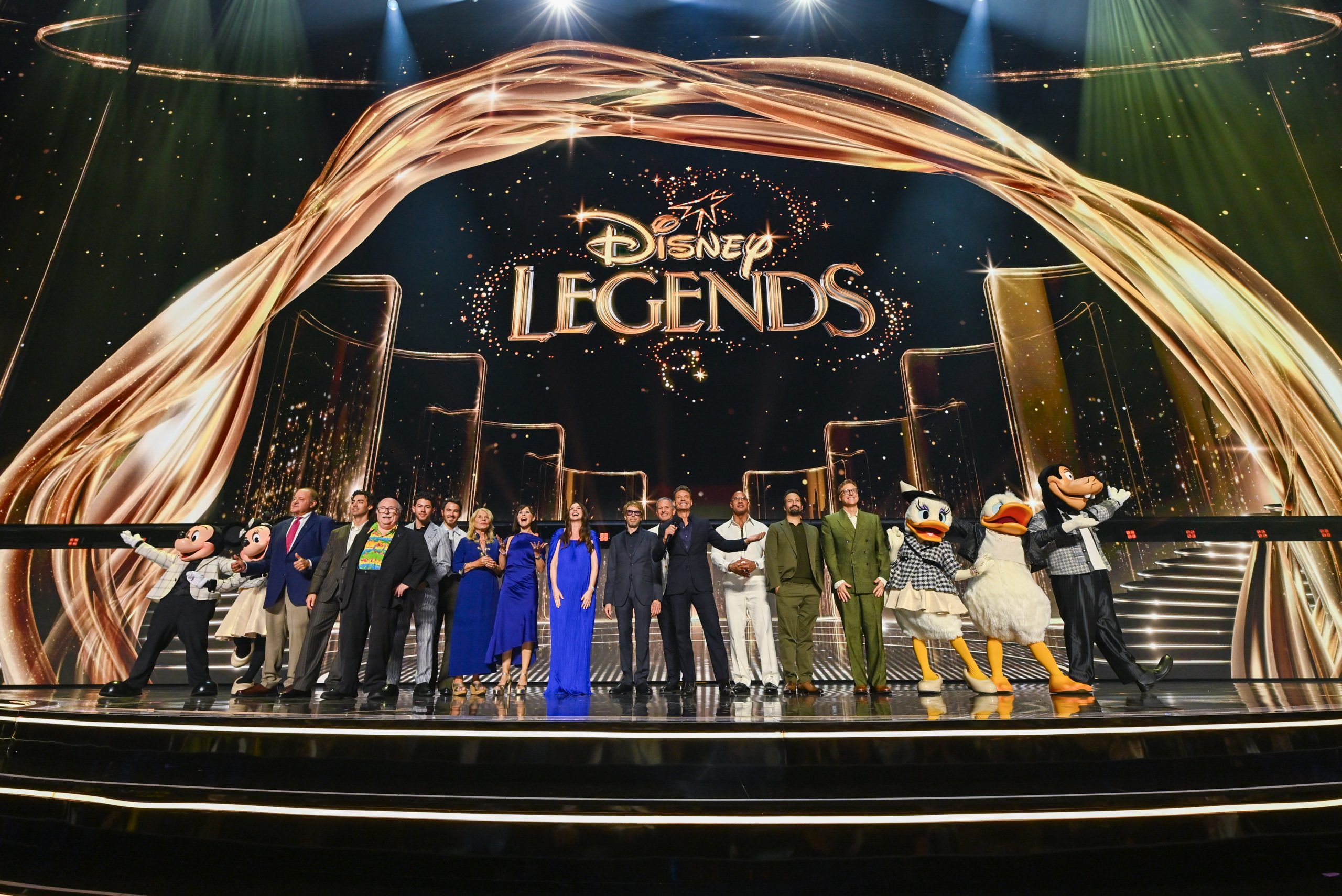 Anne Hathaway and Dwayne Johnson Made the Disney Legends Ceremony Feel Human Again