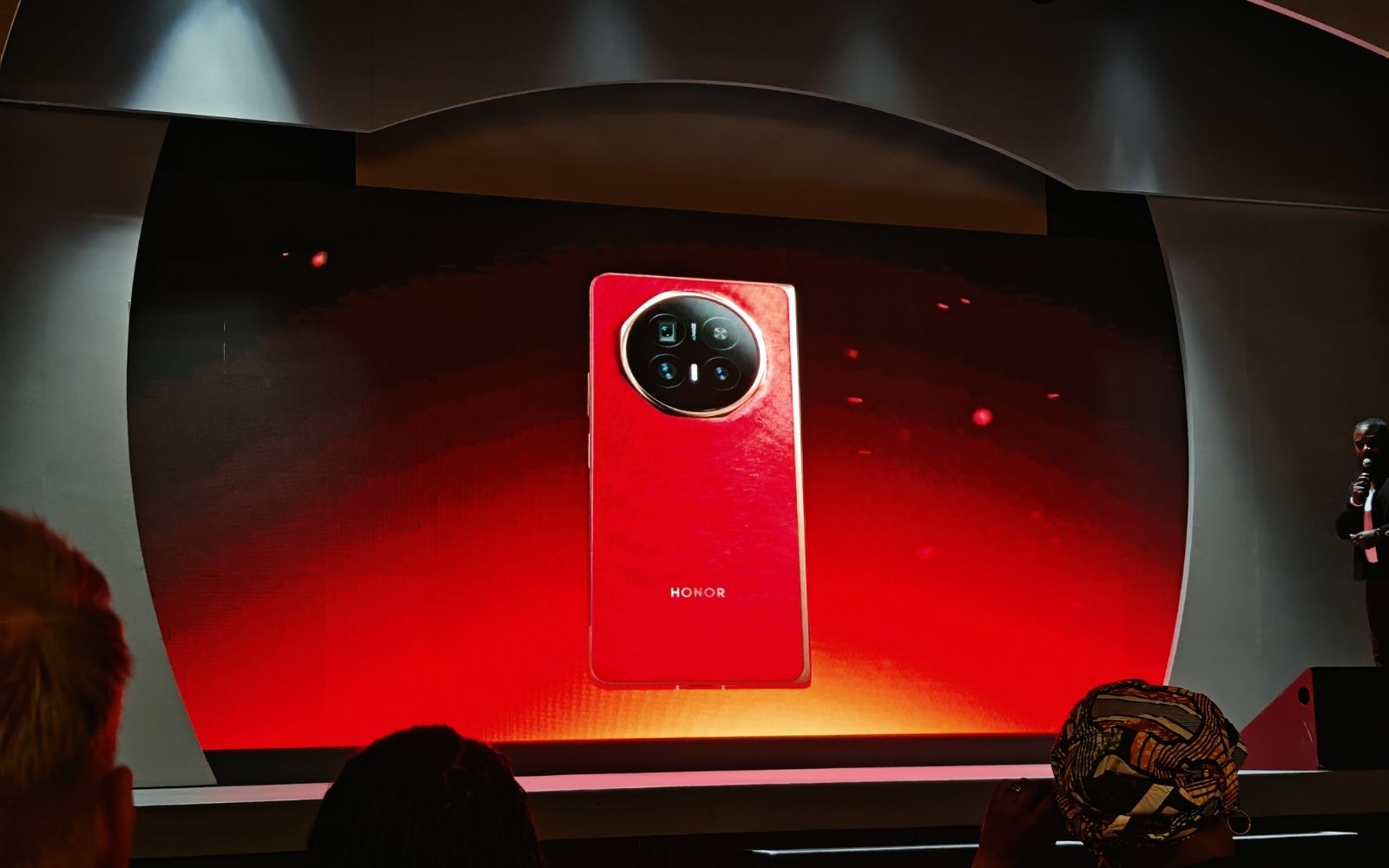 Honor Magic V6 Lands in South Africa at R39,999 with Samsung in Its Sights