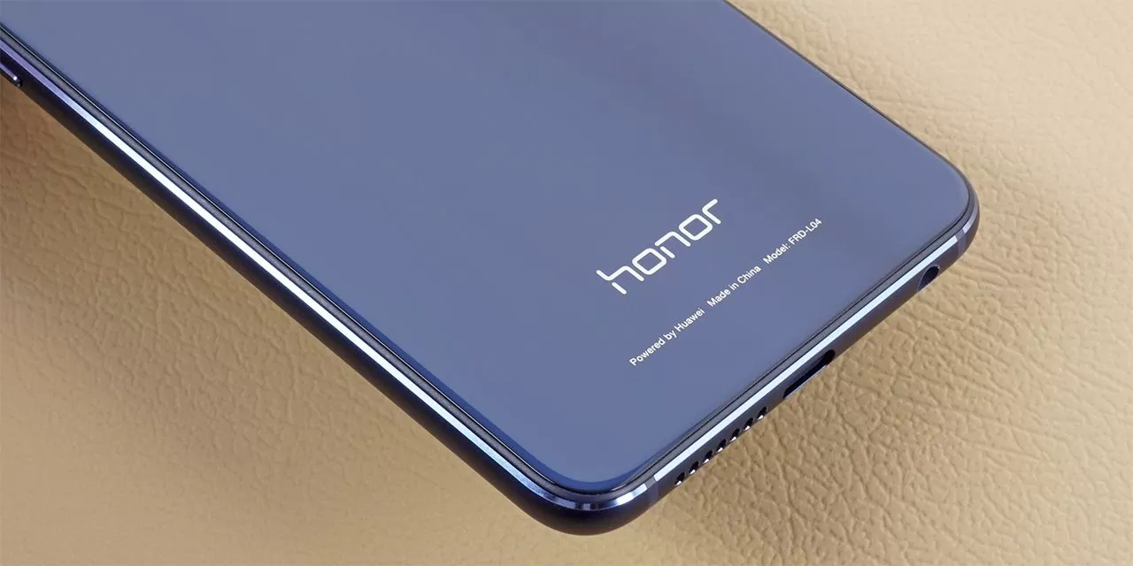 Huawei plans to sell its Honor brand phone business